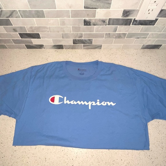 Champion Tshirt - Picture 1 of 2